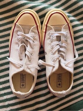Converse Cream-White Low Top Sneakers with Red Trim